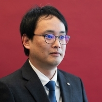 提言委員長：川田　恭久